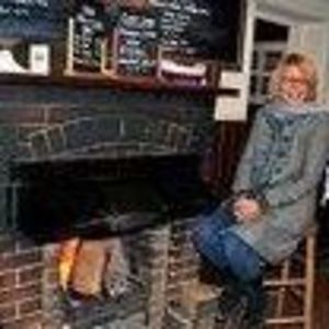 Meet your Posher, Dee